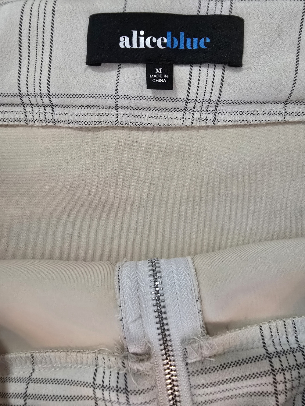 Alice Blue Skirt Size Medium Cream Plaid Front-Zip Pencil Skirt - Picture 7 of 9